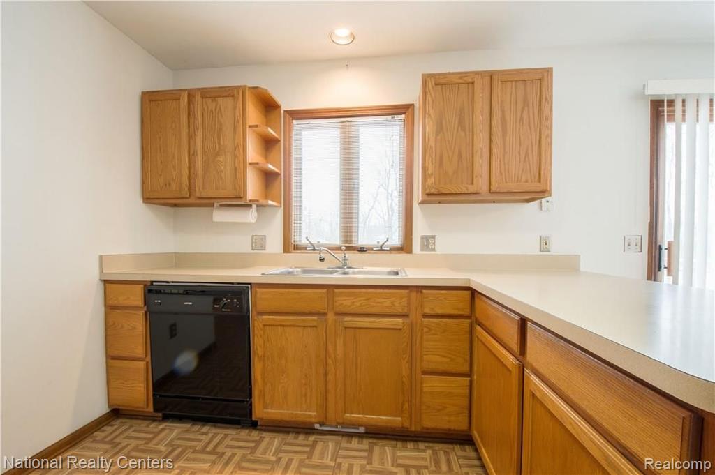 3271 Donley Avenue Rochester Hills, MI 48309 - Photo 8 of 30