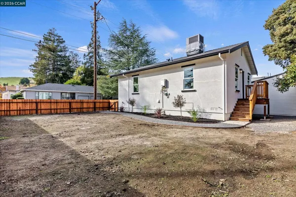 $750,000 | 2027 Castro Street, Martinez, CA 94553
