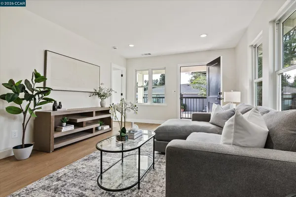 $750,000 | 2027 Castro Street, Martinez, CA 94553