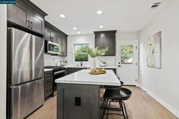 $750,000 | 2027 Castro Street, Martinez, CA 94553