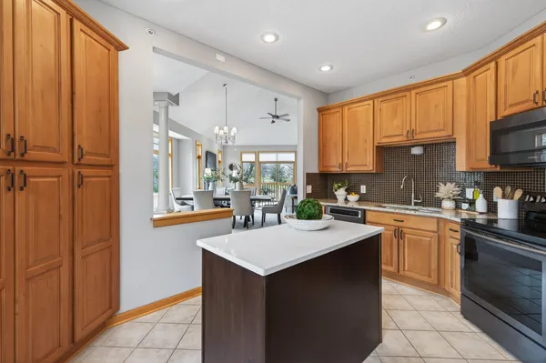 $625,000 | 4161 Yuma Lane North, Plymouth, MN 55446