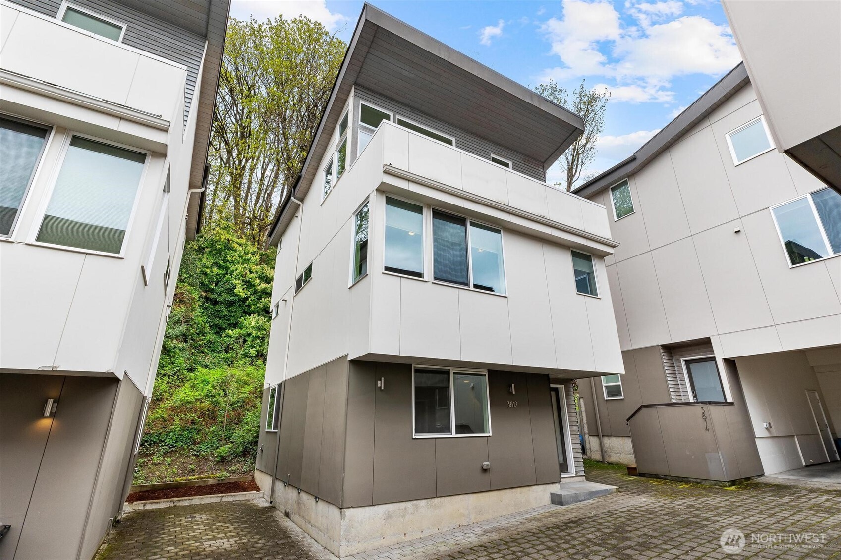 3812 22nd Avenue Southwest Seattle, WA 98106 - Photo 32 of 37