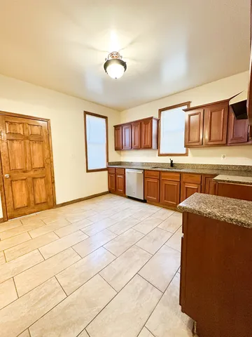 $1,900 | 7532 South Vernon Avenue, Chicago, IL 60619