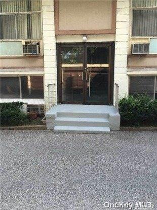 7 Ash Place, Unit 3D Great Neck, NY 11021 - Photo 1 of 1