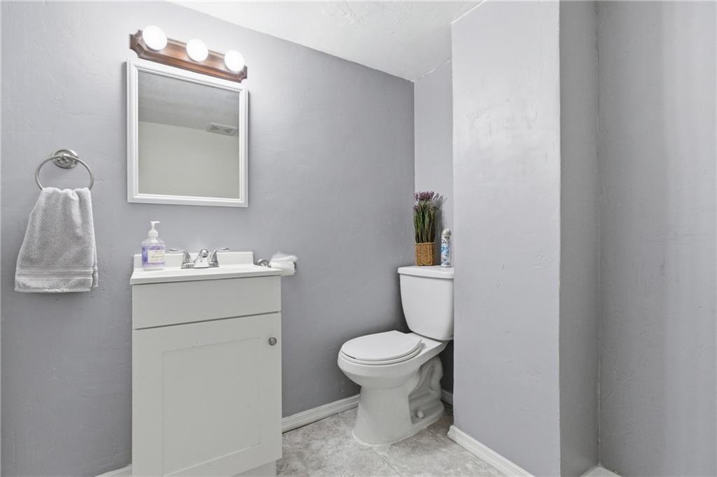 1801 McCully Road Pittsburgh, PA 15234 - Photo 28 of 44 Gallery Image 28