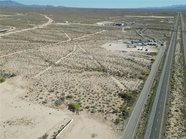 $1,400,000 | 208-04-070 Frontage Road, Yucca, AZ 86438