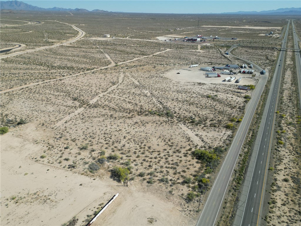 208-04-070 Frontage Road Yucca, AZ 86438 - Photo 1 of 6