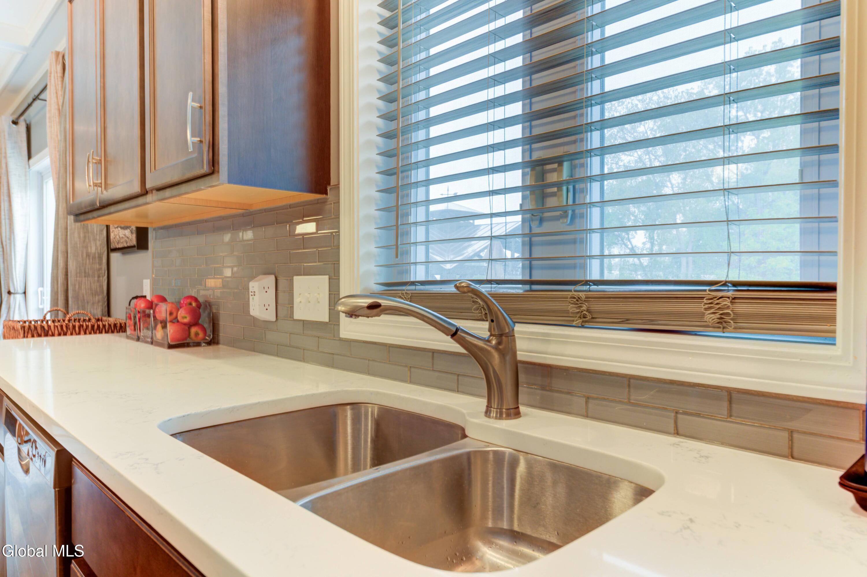 212 Lisha Kill Road Schenectady, NY 12309 - Photo 13 of 50 212 Lisha Kill Rd-14