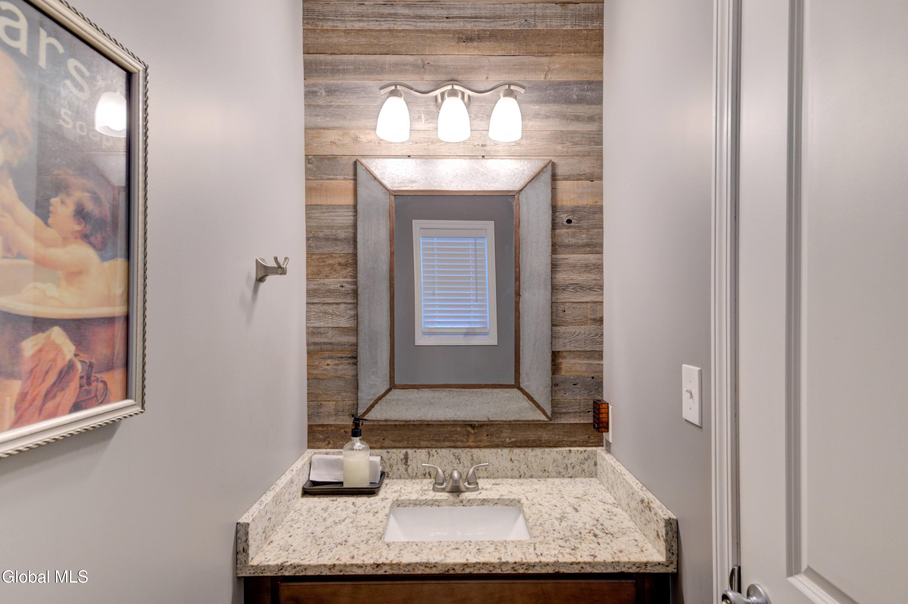 212 Lisha Kill Road Schenectady, NY 12309 - Photo 22 of 50 212 Lisha Kill Rd-21