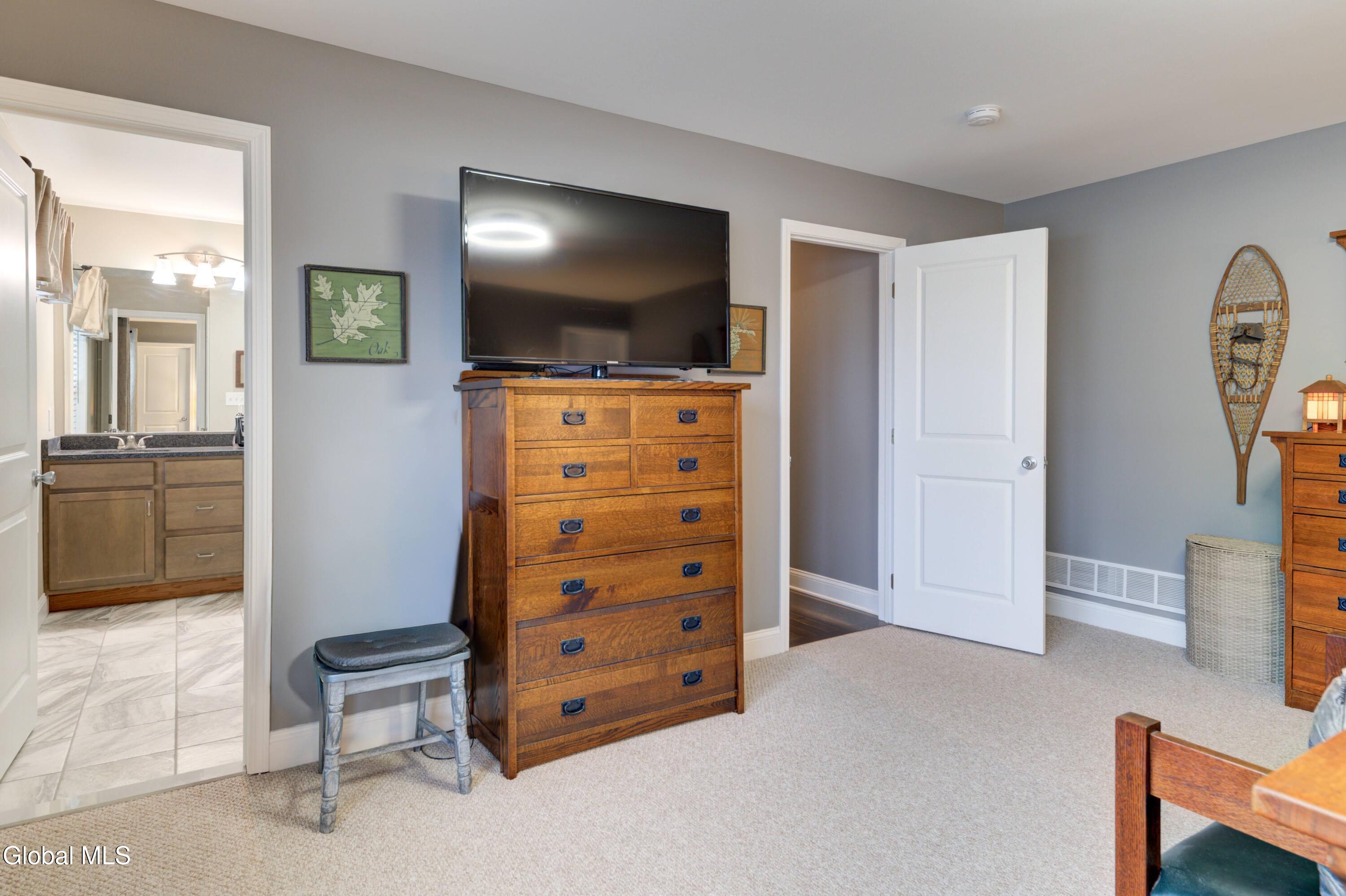 212 Lisha Kill Road Schenectady, NY 12309 - Photo 34 of 50 212 Lisha Kill Rd-35