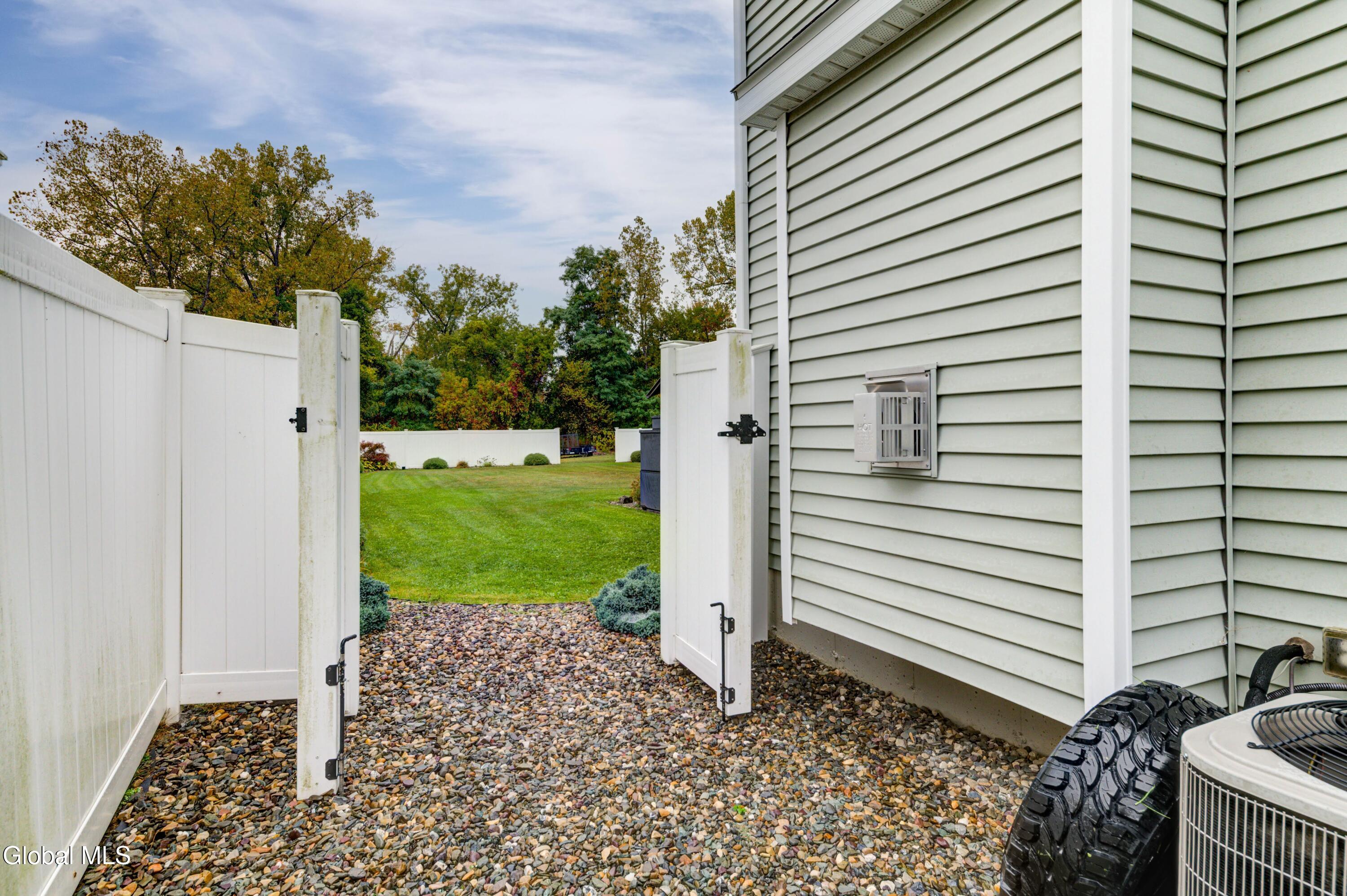 212 Lisha Kill Road Schenectady, NY 12309 - Photo 40 of 50 212 Lisha Kill Rd-39