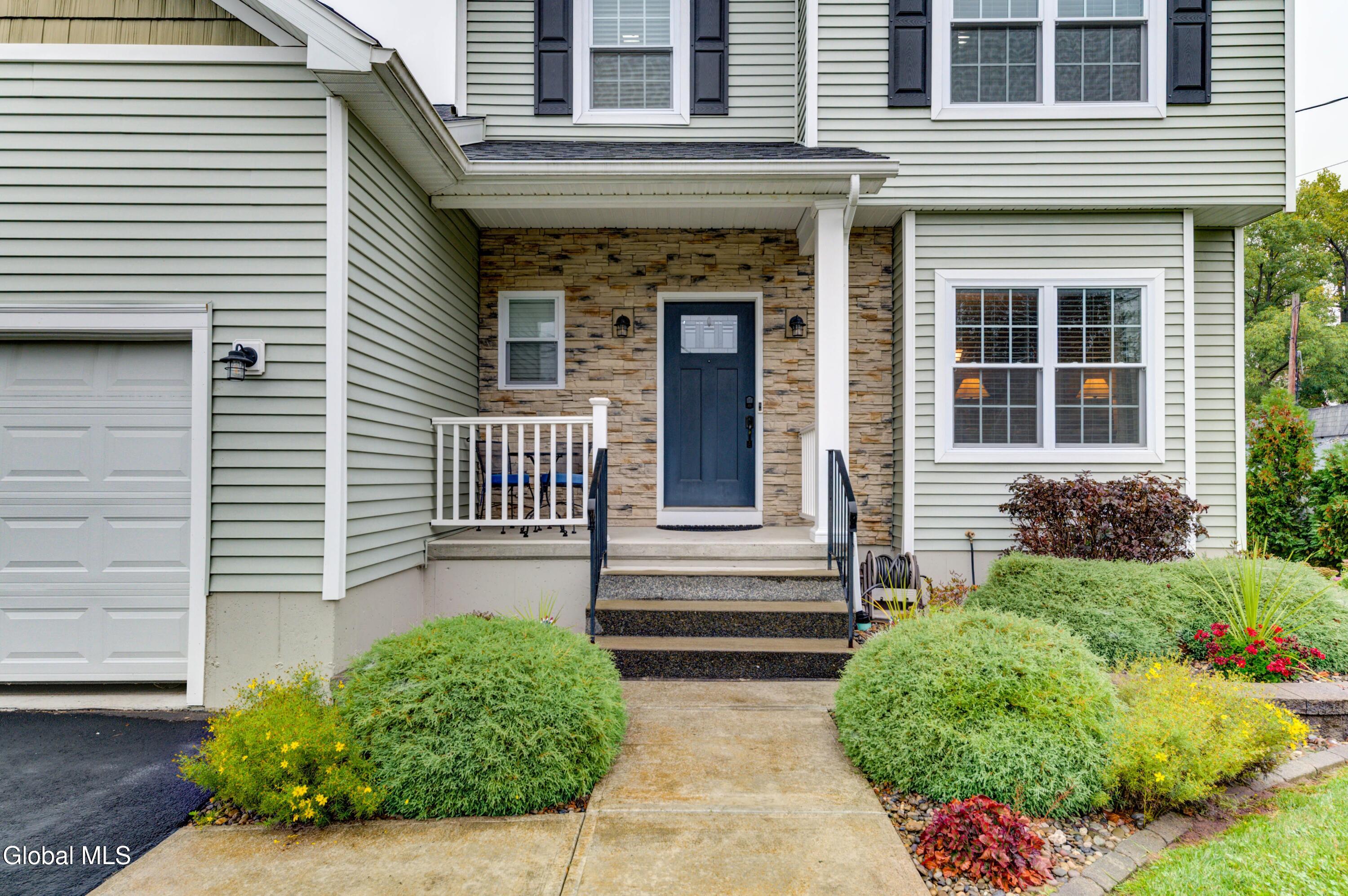 212 Lisha Kill Road Schenectady, NY 12309 - Photo 4 of 50 212 Lisha Kill Rd-37