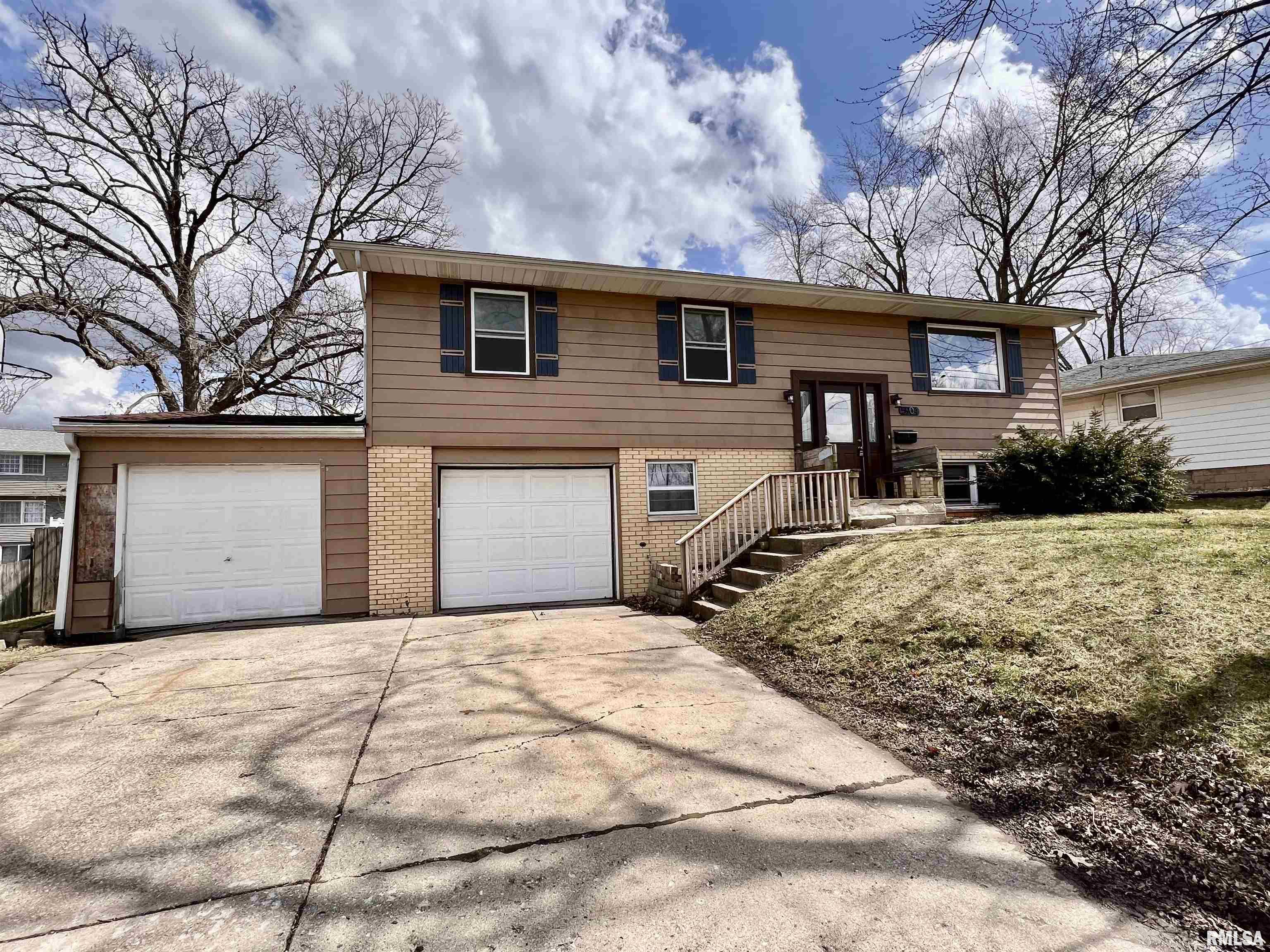 5904 North Hamilton Road Peoria, IL 61614 - Photo 1 of 27 Gallery Image 1