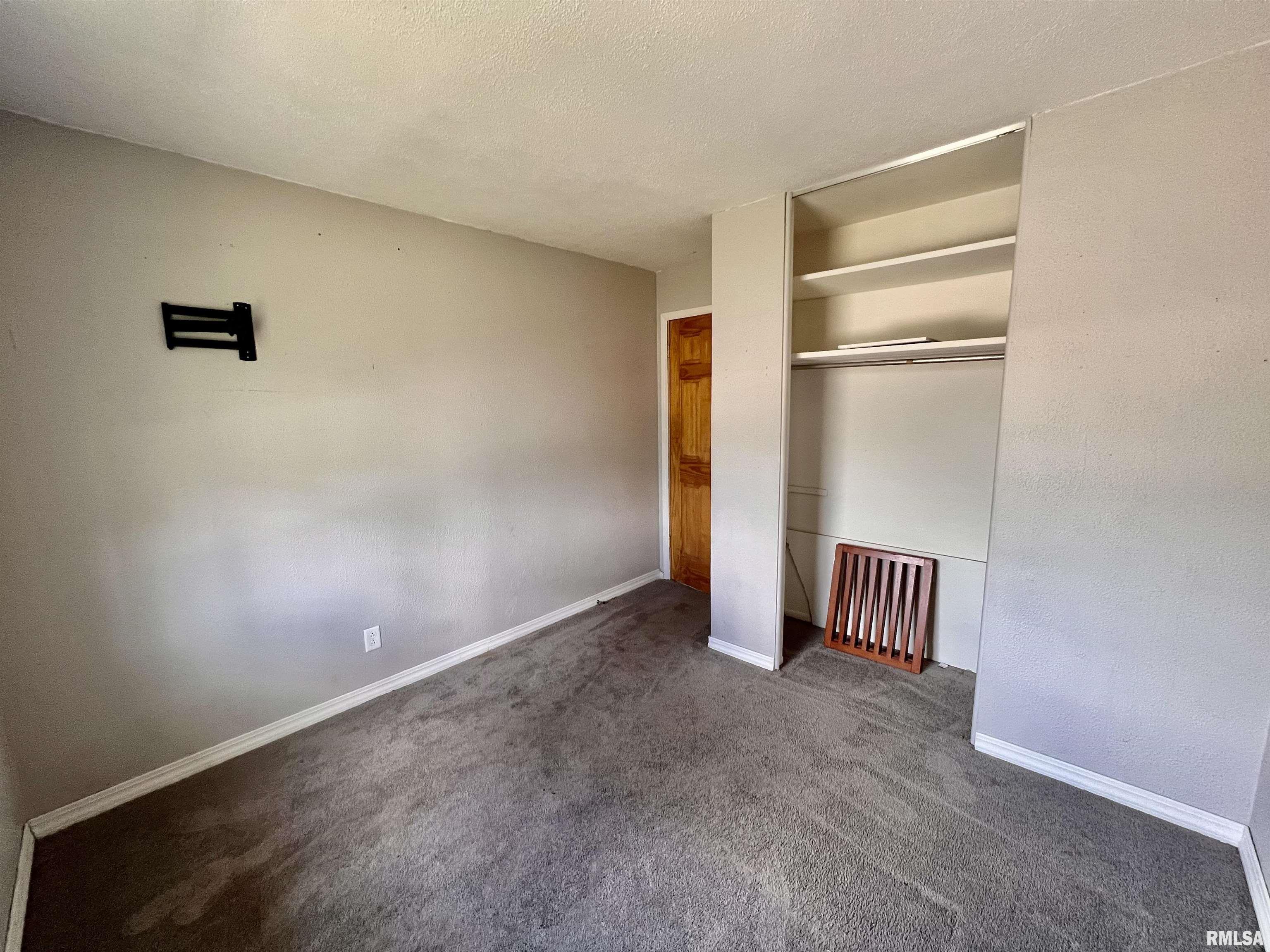 5904 North Hamilton Road Peoria, IL 61614 - Photo 17 of 27 Gallery Image 17