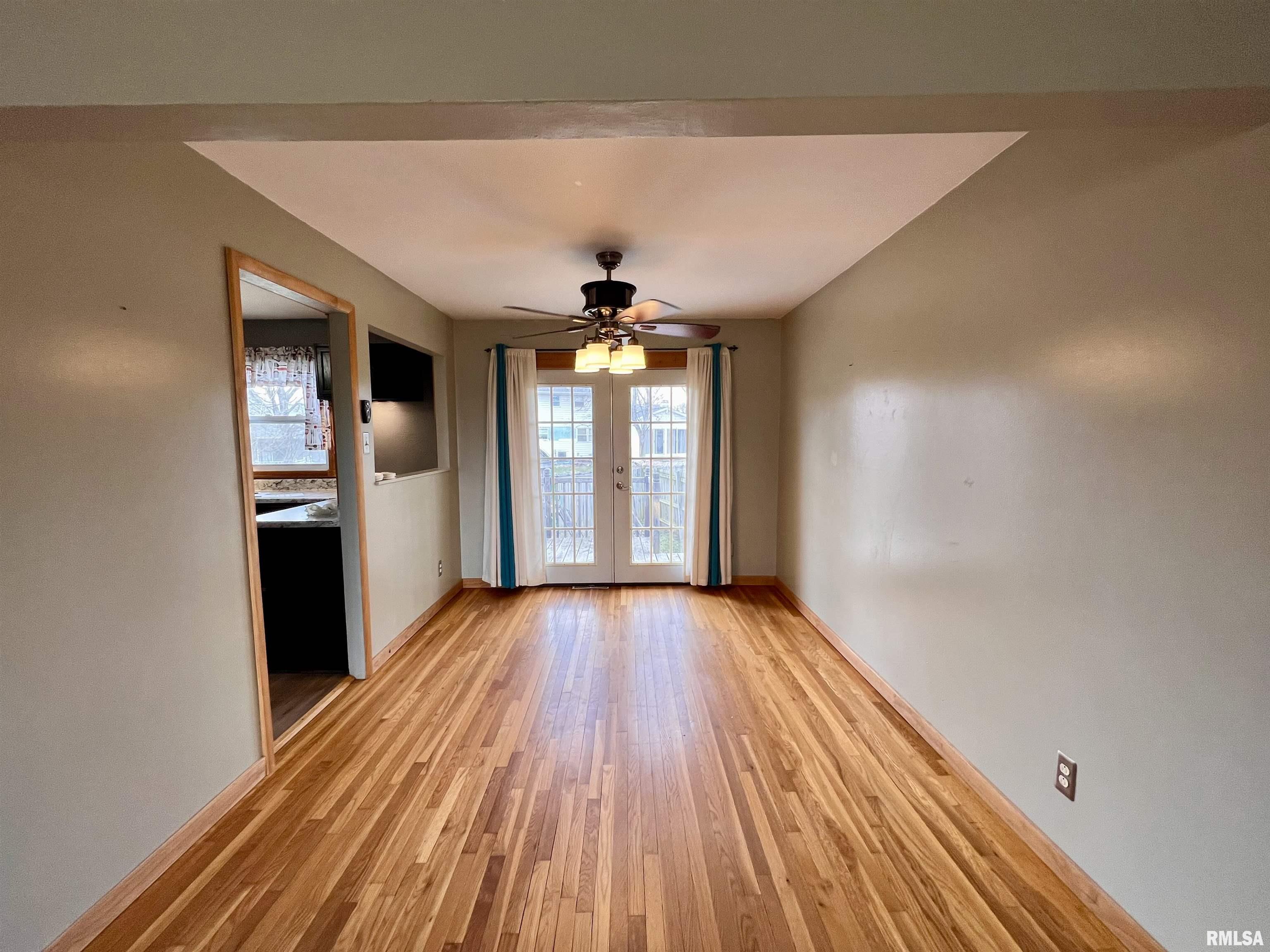 5904 North Hamilton Road Peoria, IL 61614 - Photo 3 of 27 Gallery Image 3