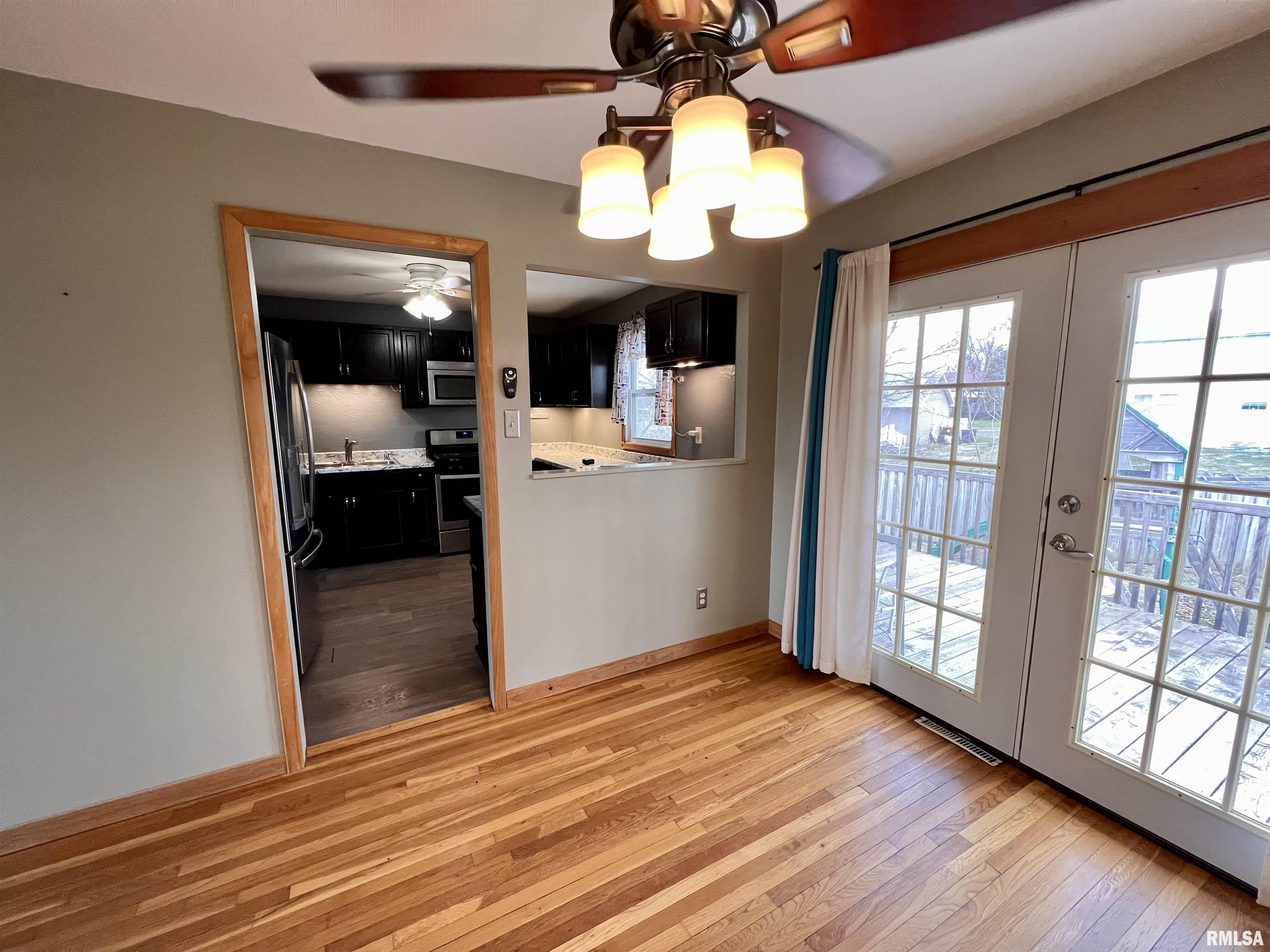 5904 North Hamilton Road Peoria, IL 61614 - Photo 4 of 27 Gallery Image 4