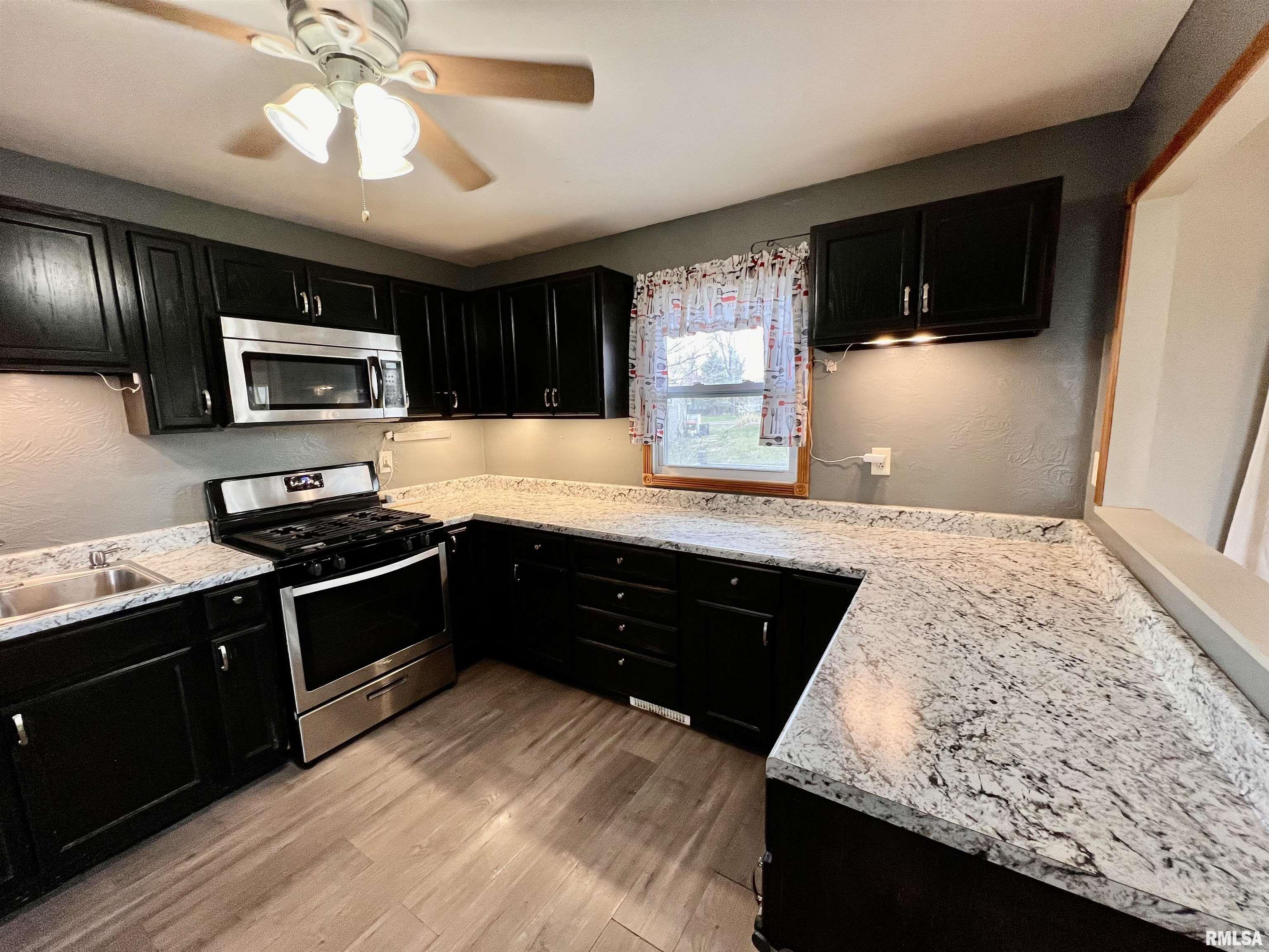 5904 North Hamilton Road Peoria, IL 61614 - Photo 5 of 27 Gallery Image 5