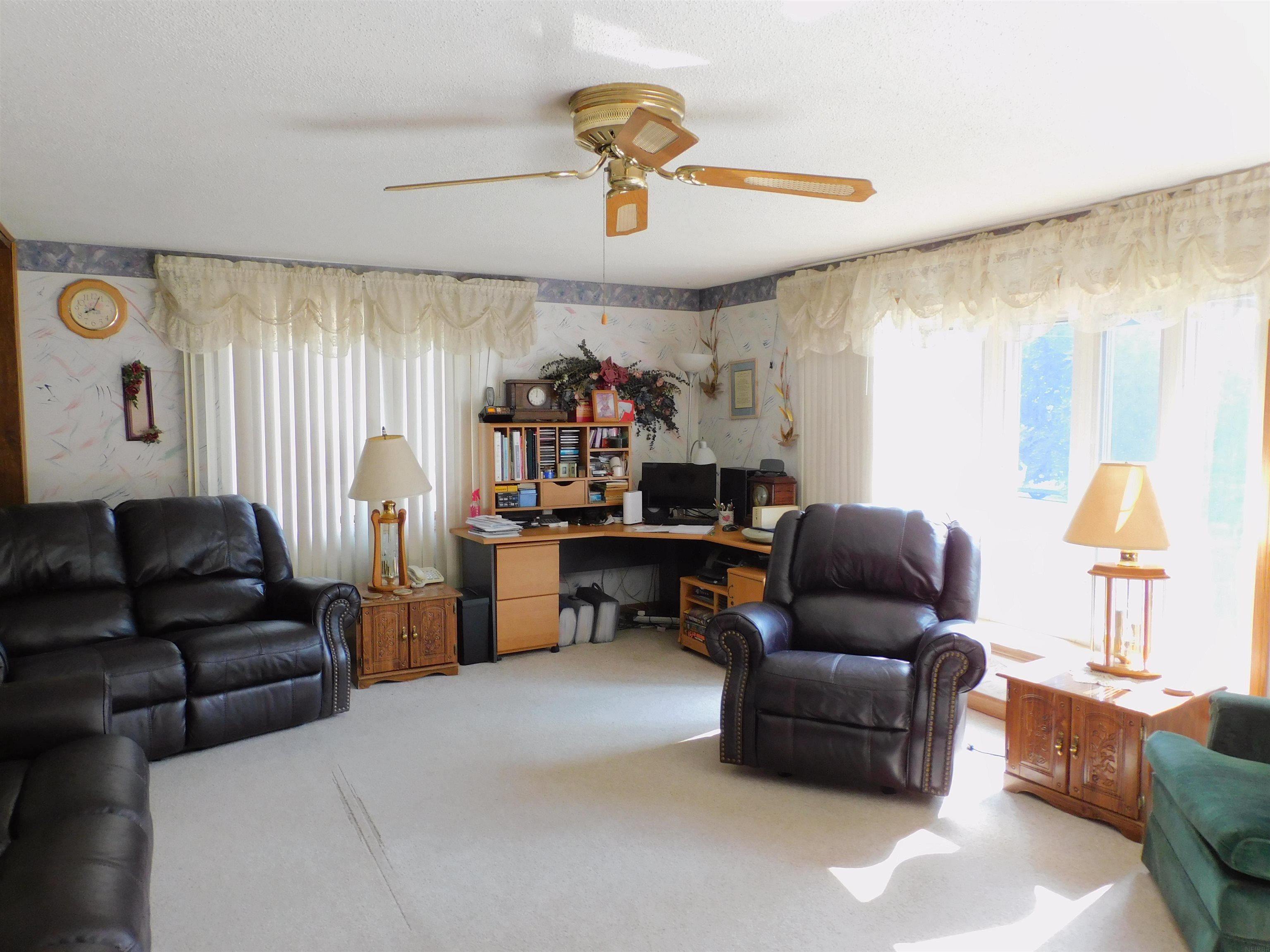 424 South Madison Street Manchester, IA 52057 - Photo 6 of 30 Gallery Image 6