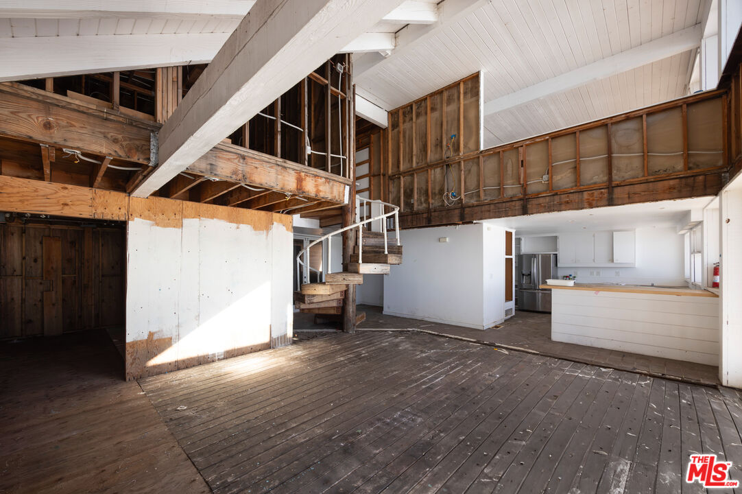 25266 Malibu Road Malibu, CA 90265 - Photo 13 of 15 a view of a garage