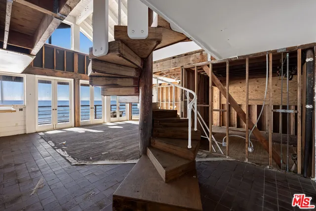 a black and white photo of a house