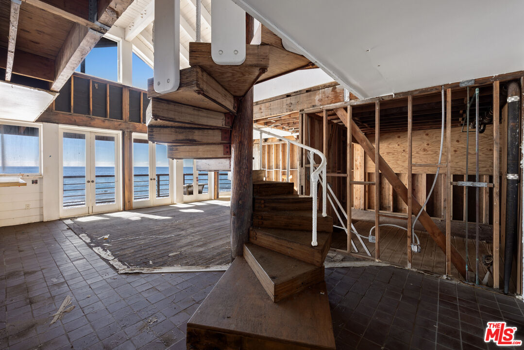 25266 Malibu Road Malibu, CA 90265 - Photo 9 of 15