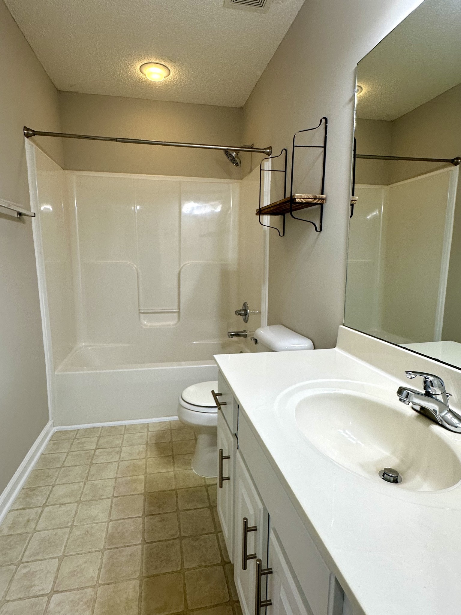 1605 Windriver Road Clarksville, TN 37040 - Photo 15 of 50 Gallery Image 15