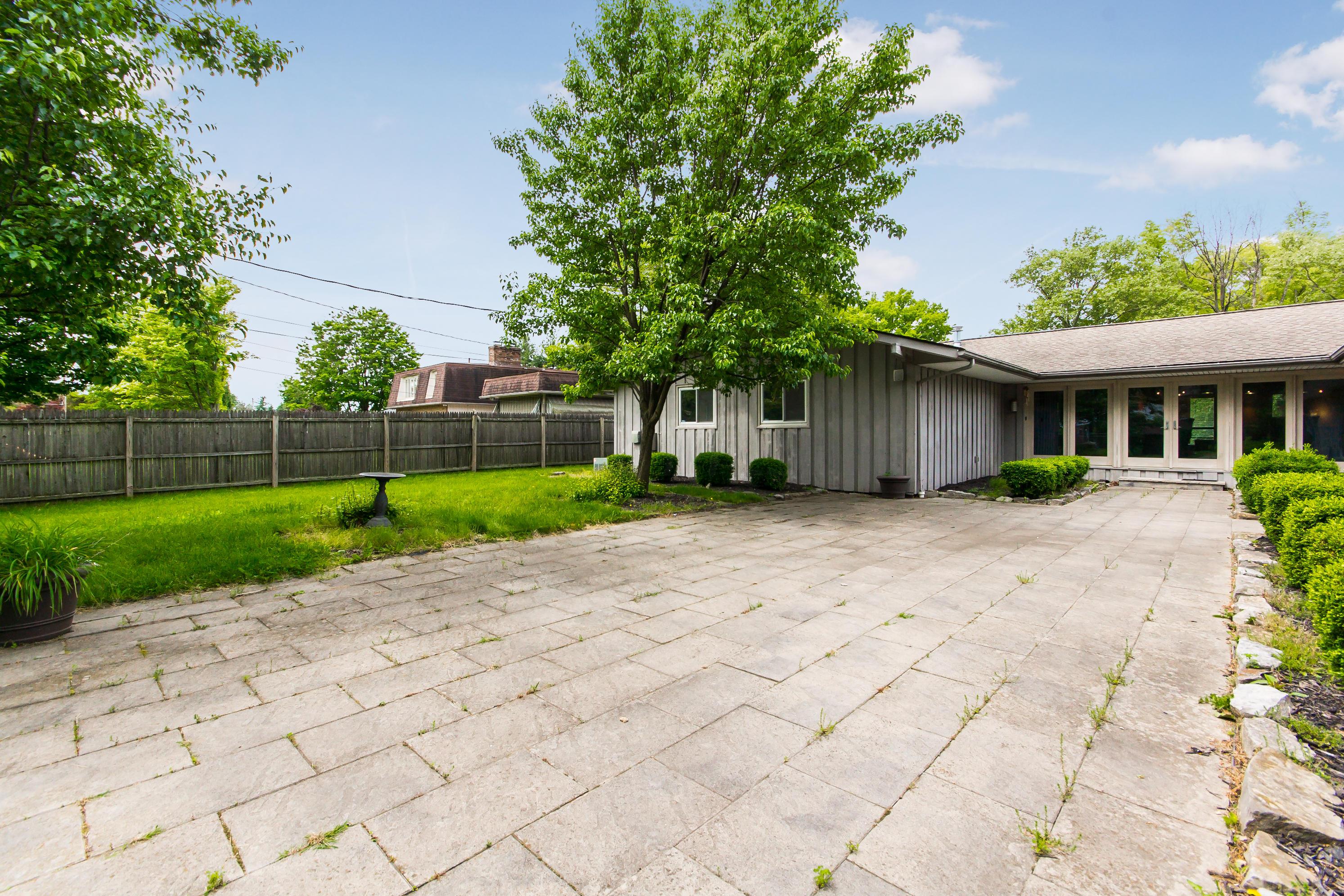 1362 Haddon Road Columbus, OH 43209 - Photo 7 of 55
