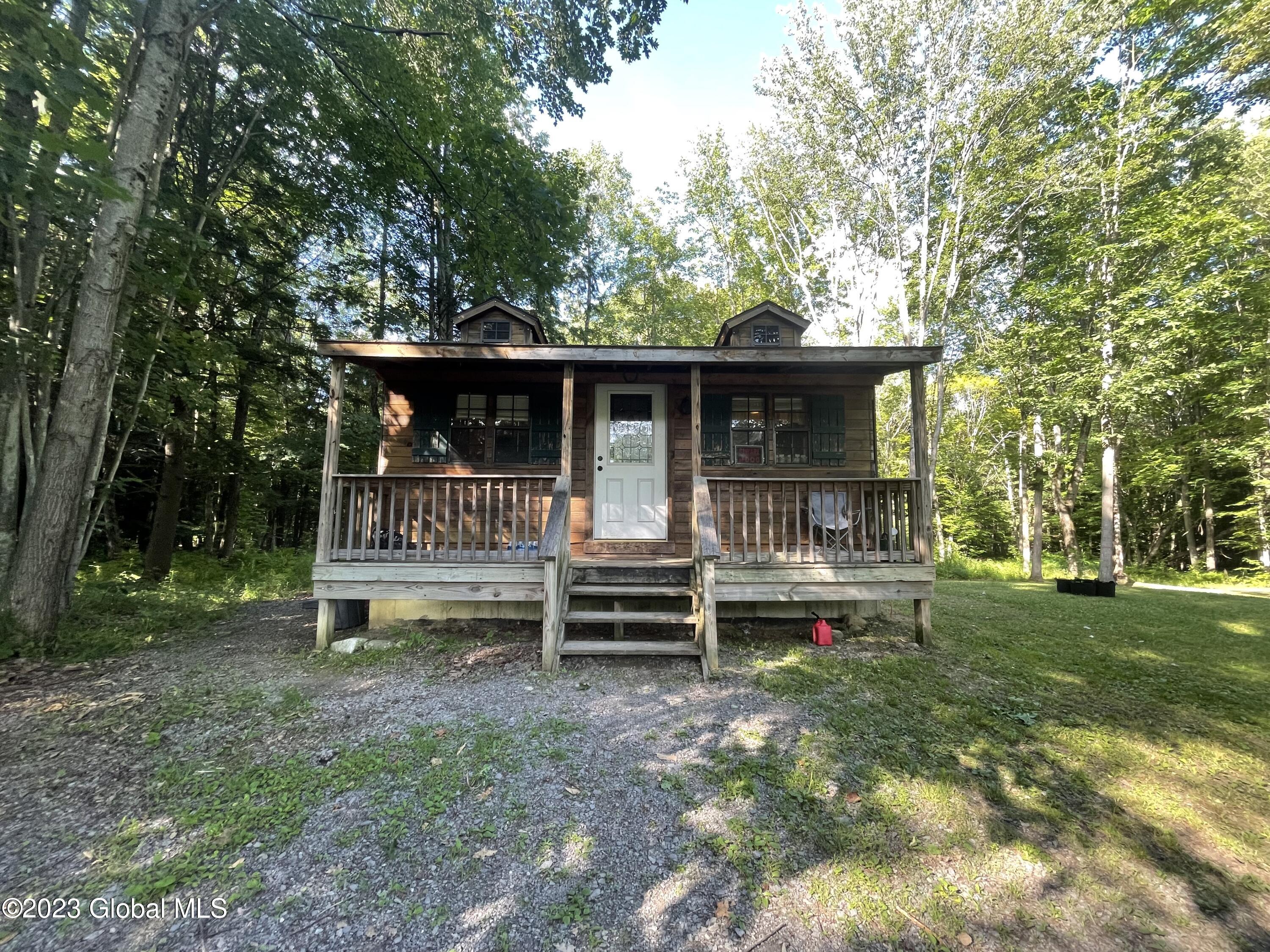 267 Midline Road Amsterdam, NY 12010 - Photo 1 of 11 2E0F46A7-0EE6-4082-95DA-F008F54DF242