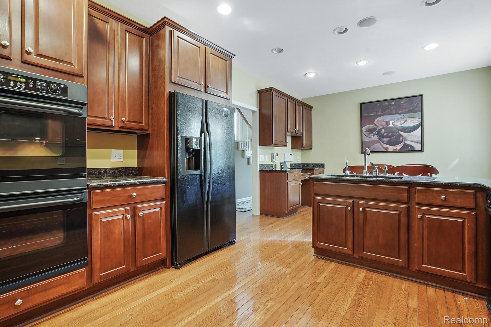 2476 Winding Brook Court Rochester, MI 48309 - Photo 17 of 35 Kitchen and nook