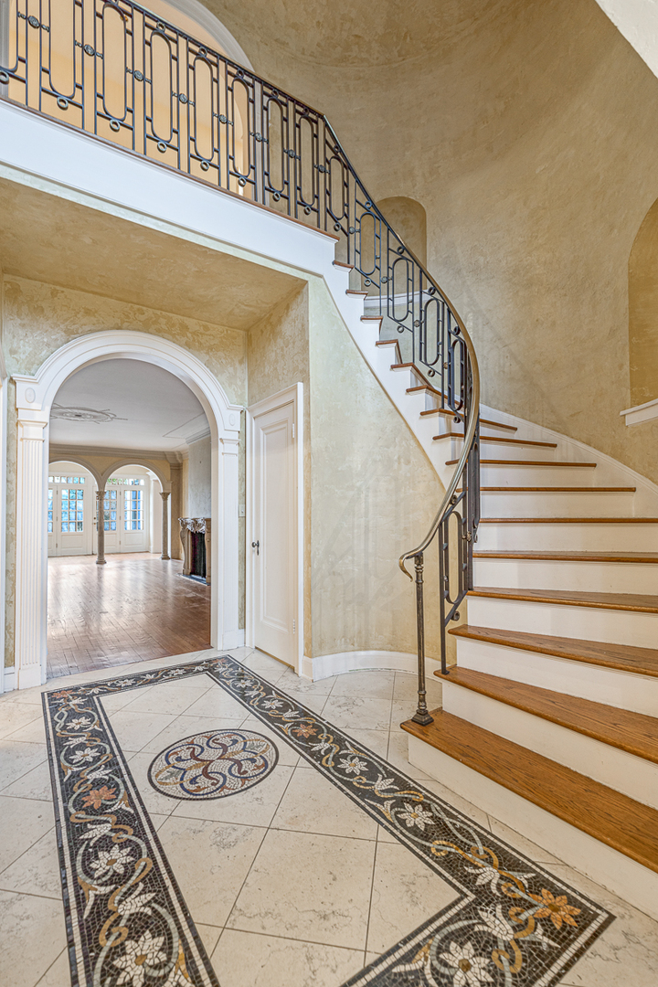 1034 Romona Road Wilmette, IL 60091 - Photo 3 of 51