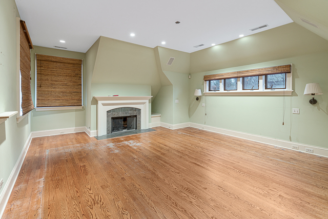 1034 Romona Road Wilmette, IL 60091 - Photo 22 of 51