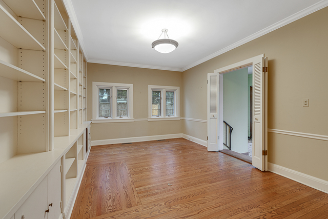 1034 Romona Road Wilmette, IL 60091 - Photo 10 of 51