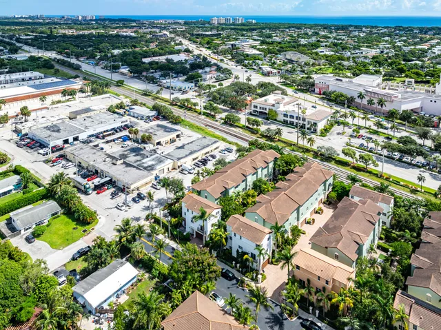 $5,000 | 34 Northwest 7th Street, Unit 34, Boca Raton, FL 33432