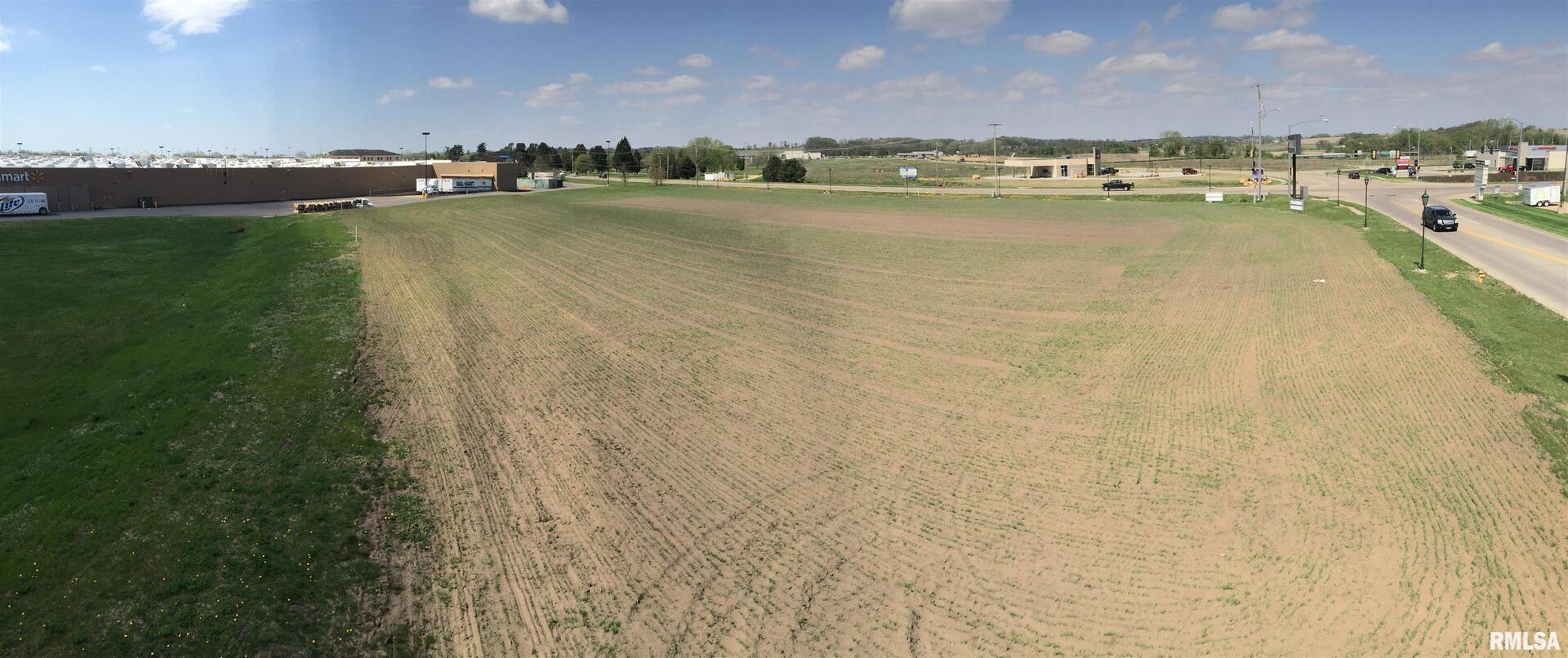 2401 Manufacturing Drive Clinton, IA 52732 - Photo 16 of 17 a view of a lake with outdoor space