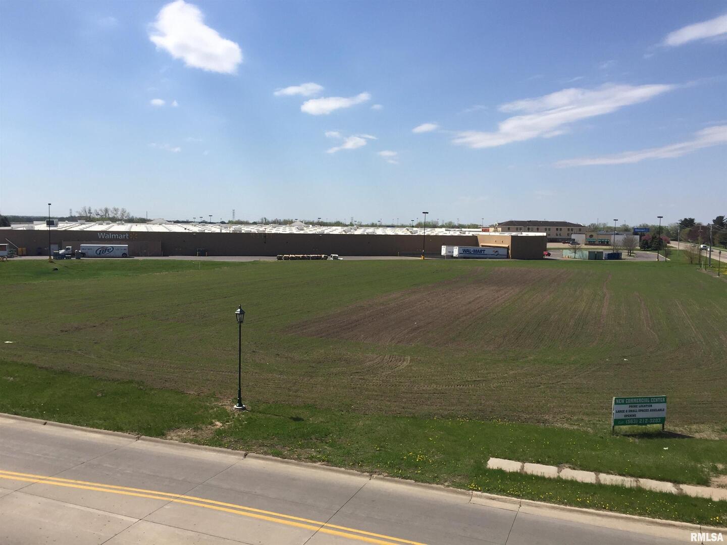 2401 Manufacturing Drive Clinton, IA 52732 - Photo 8 of 17 a view of a lake