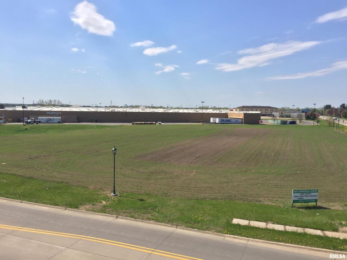 2401 Manufacturing Drive Clinton, IA 52732 - Photo 9 of 17 a view of a lake