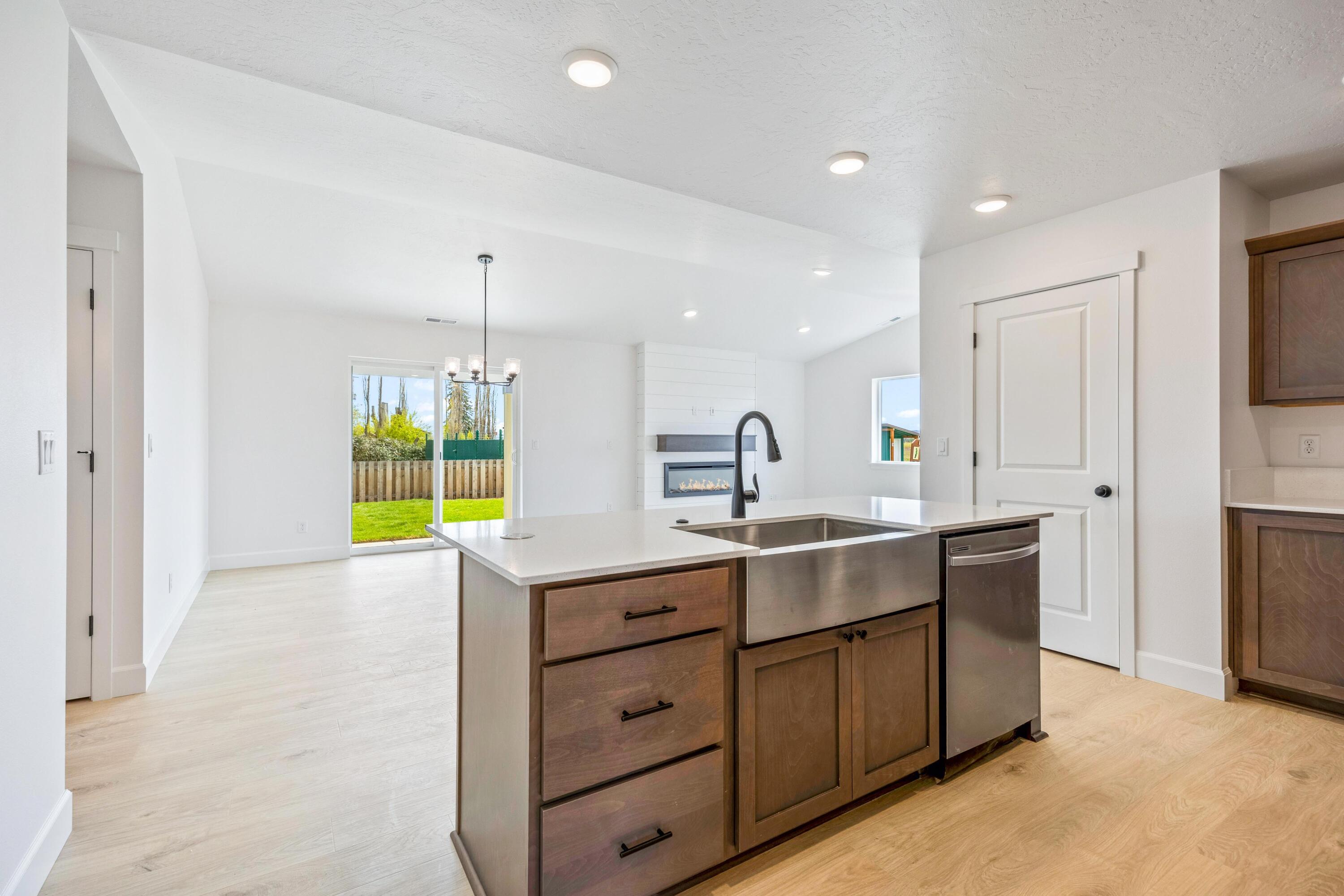 1050 Fairway Road, Unit 153 Madras, OR 97741 - Photo 15 of 29