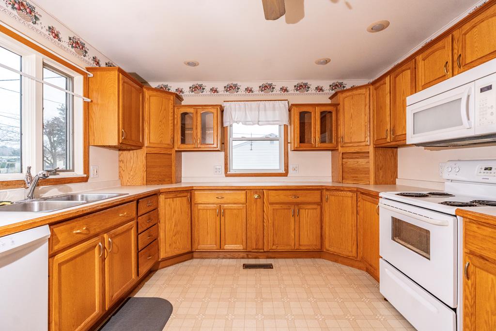 29284 Hopeland Road Bloxom, VA 23308 - Photo 11 of 18