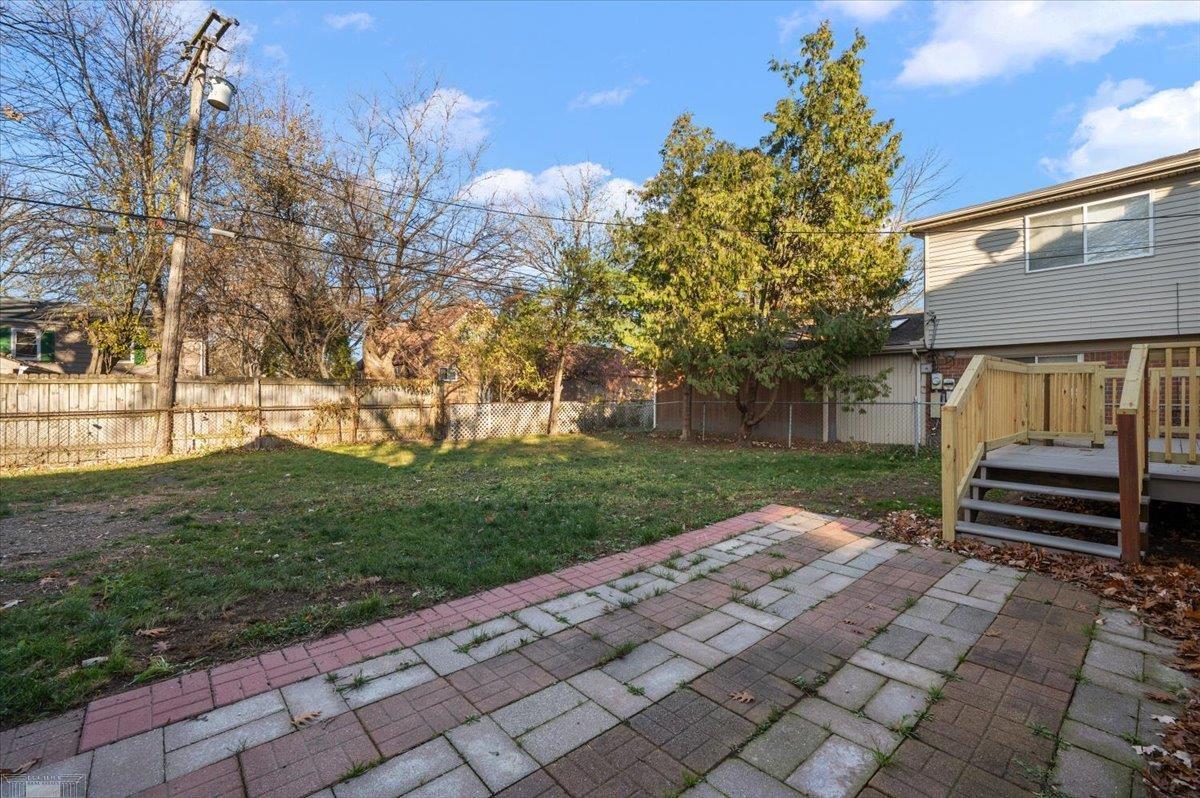 20945 Hampton Road Harper Woods, MI 48225 - Photo 63 of 74 50194543-ba8adcd6-0582-4828-ad03-a917b654a1f0.JPG