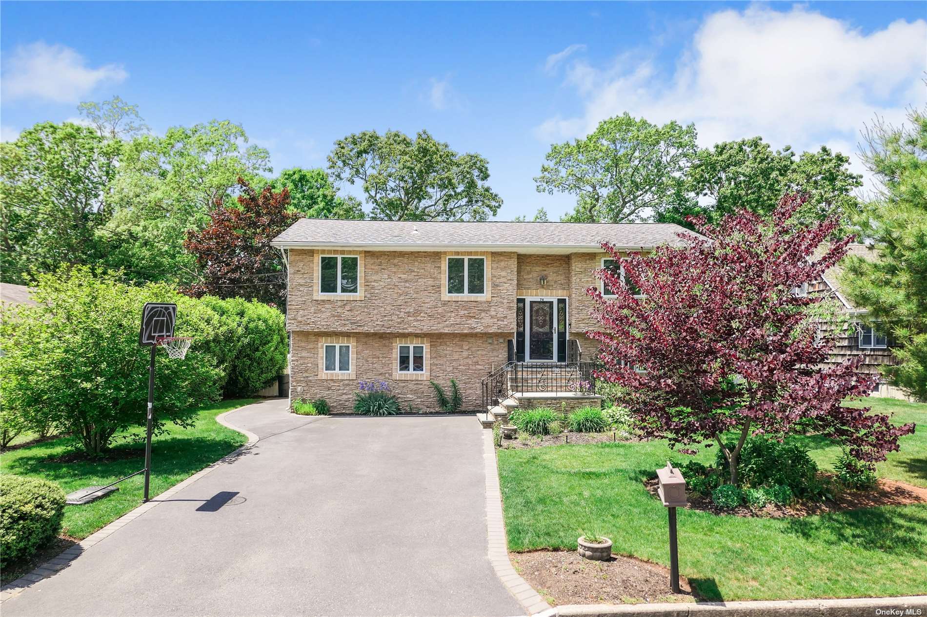 76 Bieselin Road, Bellport, NY 11713 Compass