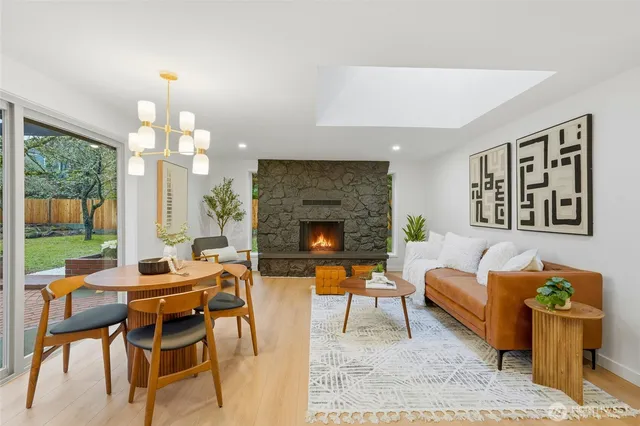 $1,099,900 | 16512 18th Avenue Northeast, Shoreline, WA 98155