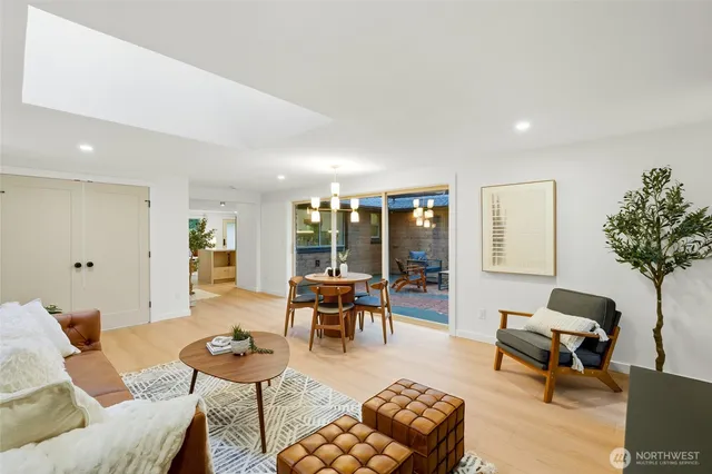 $1,099,900 | 16512 18th Avenue Northeast, Shoreline, WA 98155