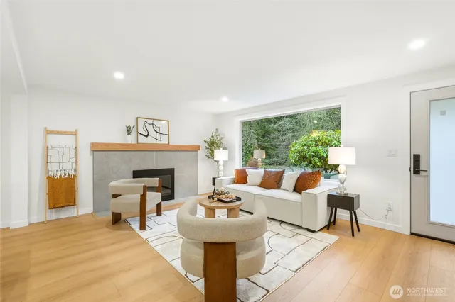 $1,099,900 | 16512 18th Avenue Northeast, Shoreline, WA 98155