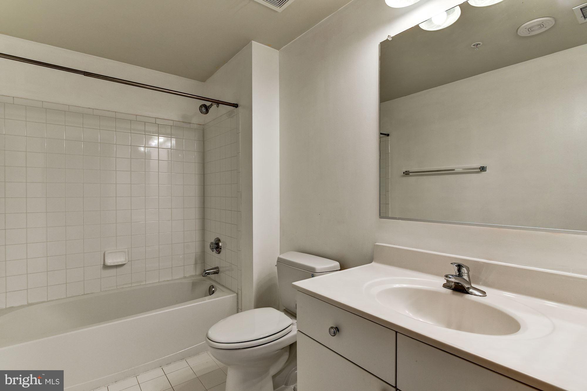 930 Wayne Avenue, Unit 904 Silver Spring, MD 20910 - Photo 22 of 24 Gallery Image 22