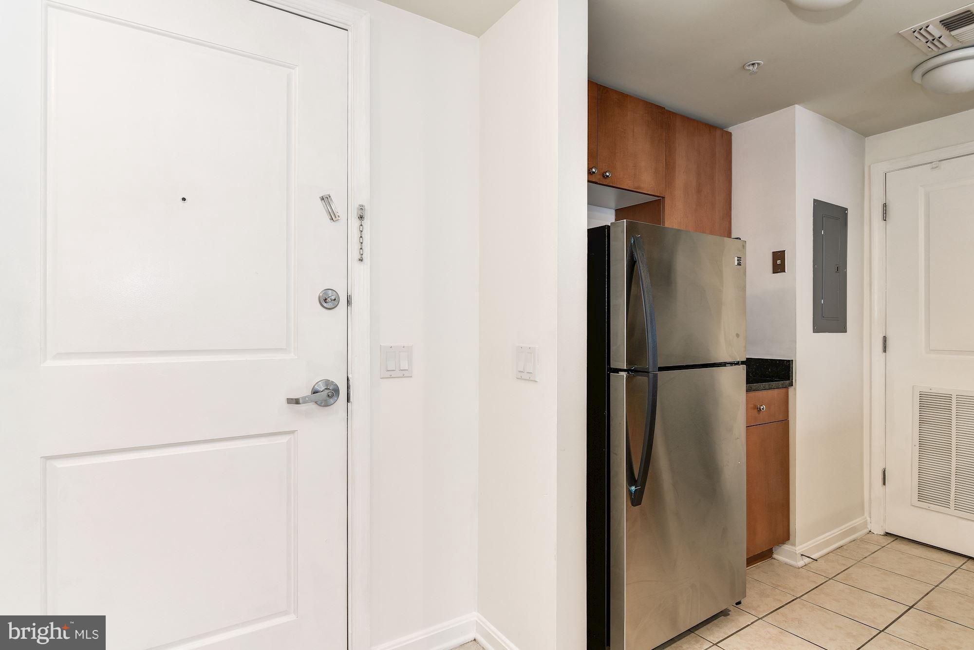 930 Wayne Avenue, Unit 904 Silver Spring, MD 20910 - Photo 6 of 24 Gallery Image 6