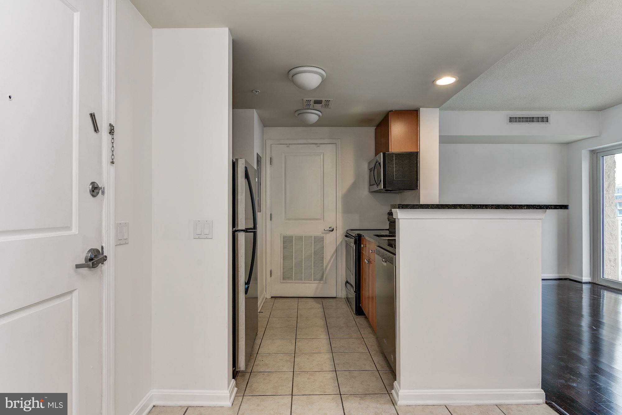 930 Wayne Avenue, Unit 904 Silver Spring, MD 20910 - Photo 7 of 24 Gallery Image 7