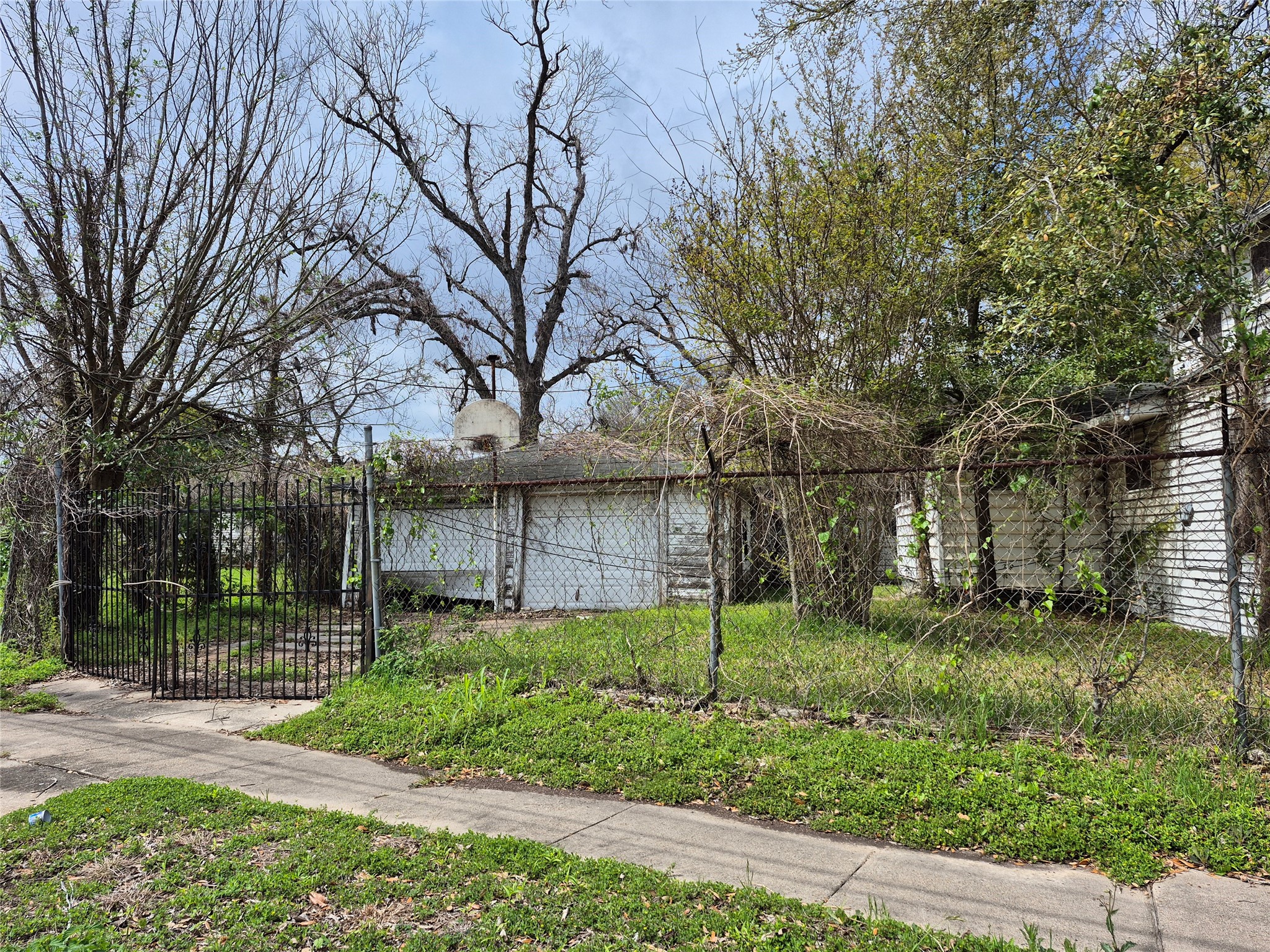 4618 Sharon Street Houston, TX 77020 - Photo 4 of 8