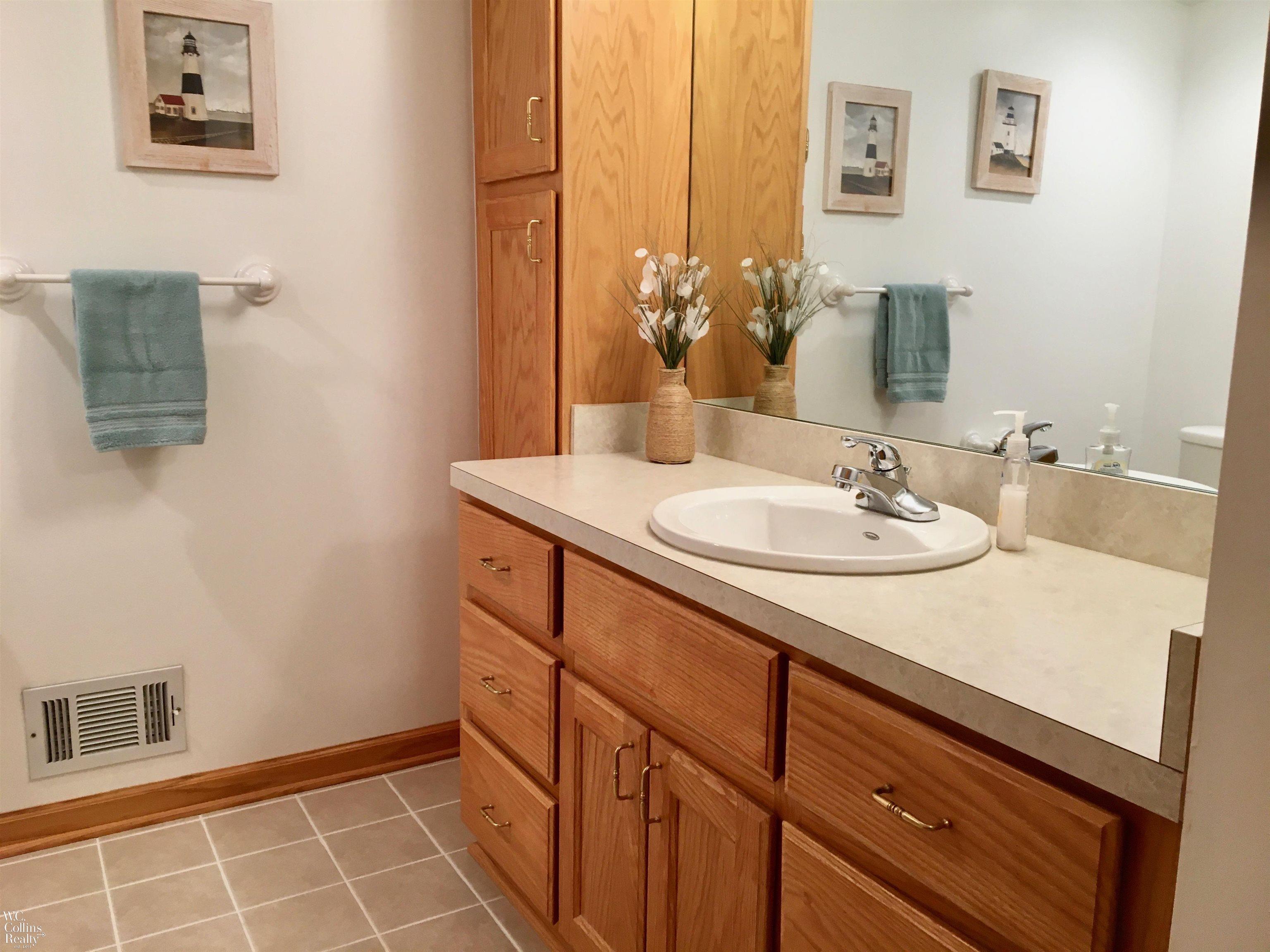 29594 Hoover Road, Unit J Warren, MI 48093 - Photo 10 of 25