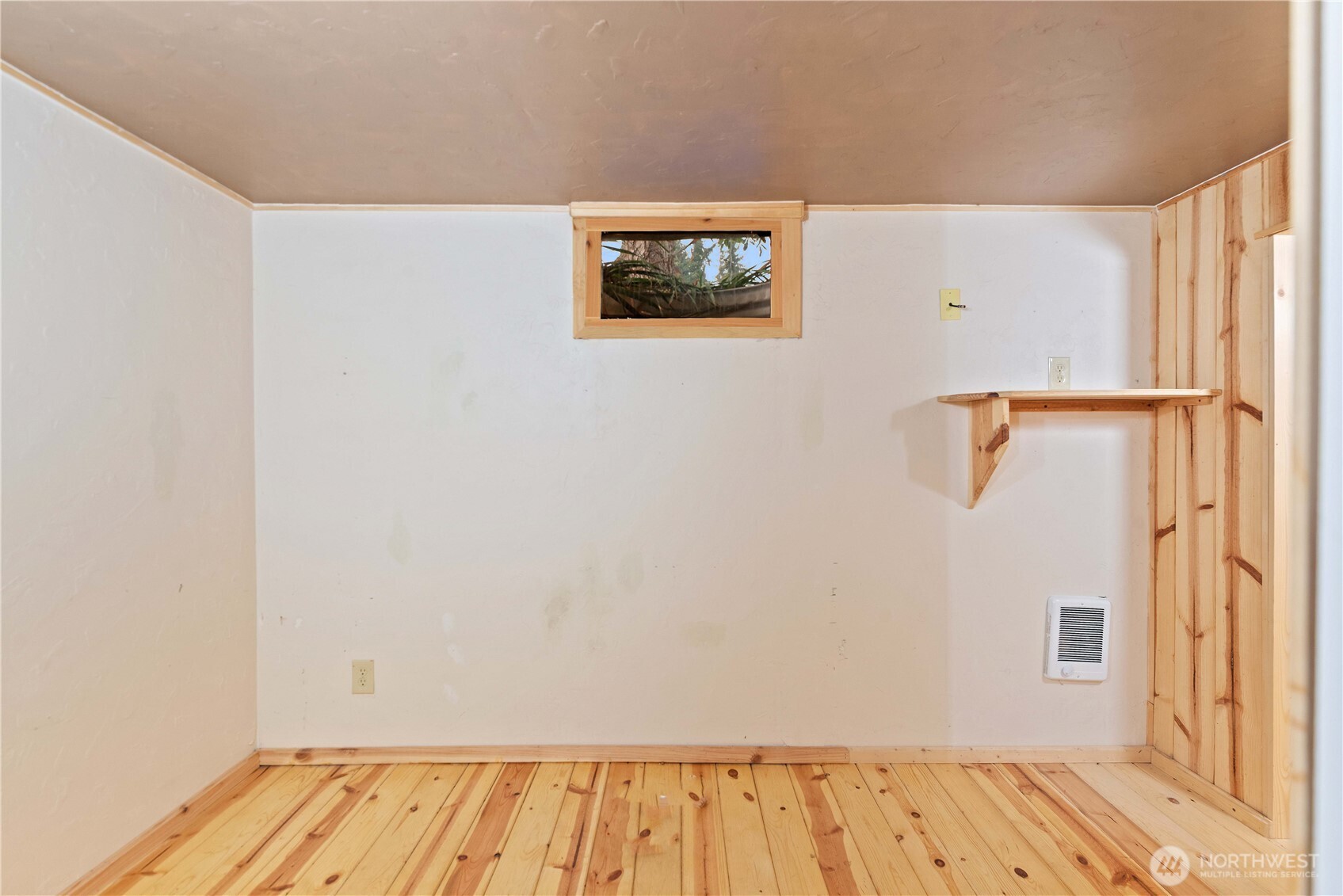 3724 School Street Wenatchee, WA 98801 - Photo 32 of 40 a view of an empty room