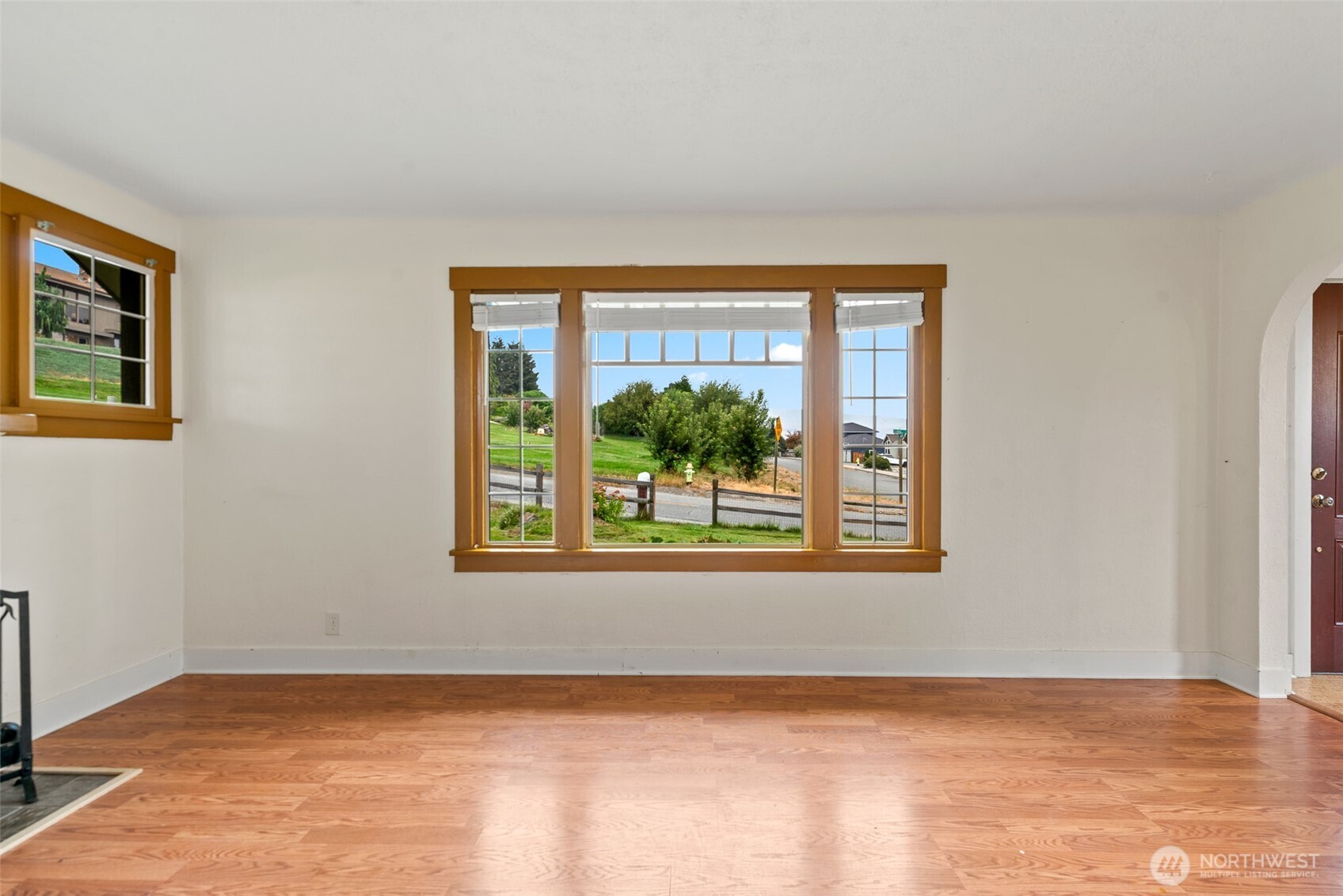 3724 School Street Wenatchee, WA 98801 - Photo 7 of 40 a view of a room that has a window in it